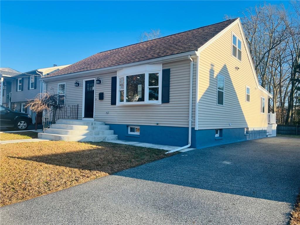 25 Sherwood Avenue, North Providence