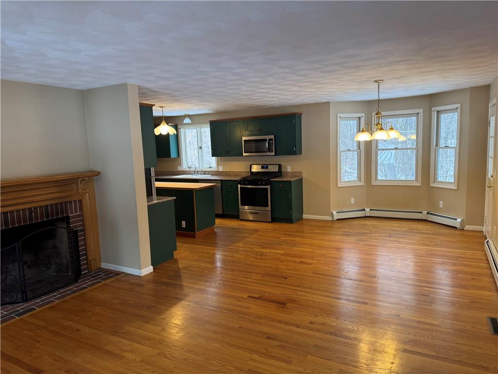 106 Derbyshire Drive, Cranston