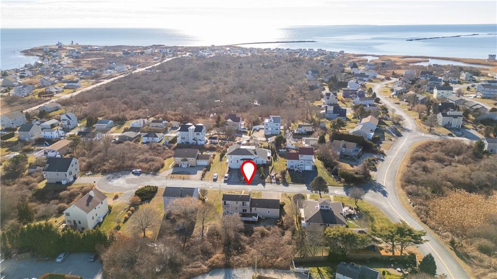 8 Village Lane, Narragansett