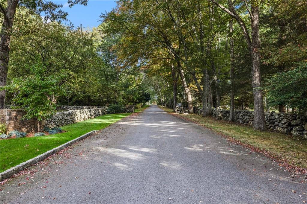 195 Ridge Road Road, South Kingstown