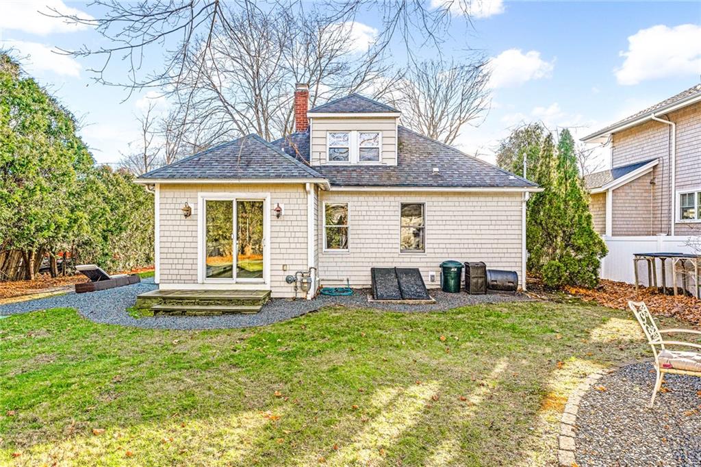 39 Chachapacassett Road, Barrington