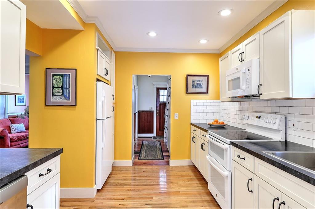 23 Cleveland Street, South Kingstown