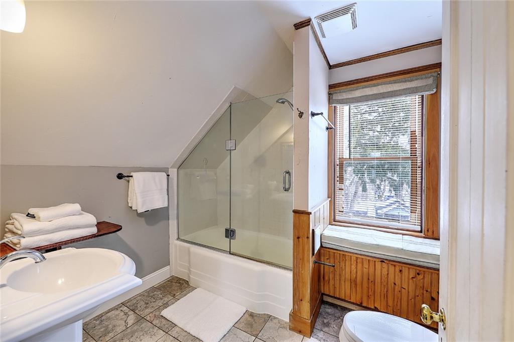 23 Cleveland Street, South Kingstown