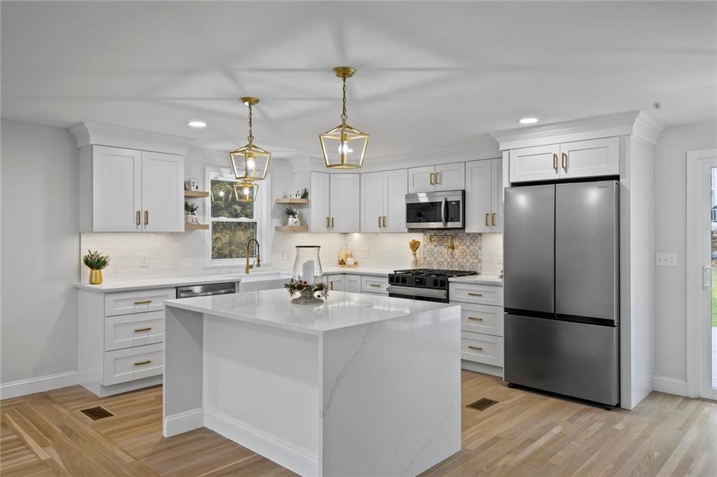 190 South Cobble Hill Road, Warwick