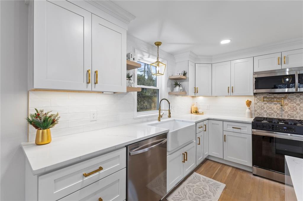 190 South Cobble Hill Road, Warwick