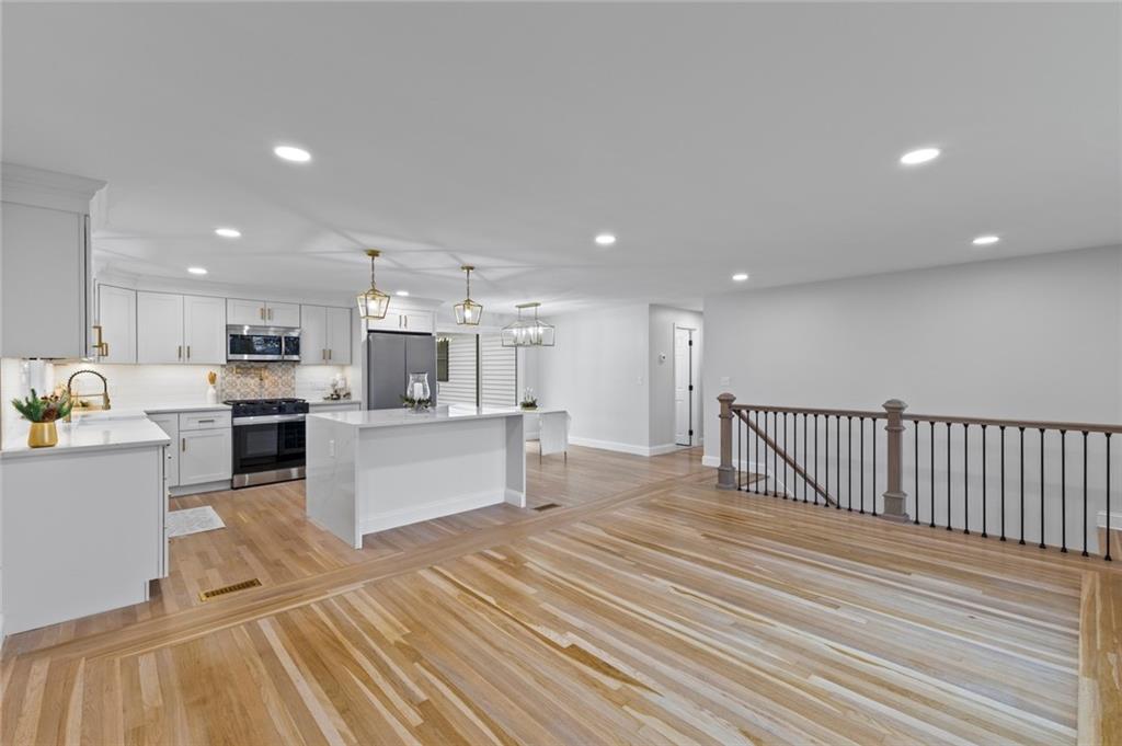 190 South Cobble Hill Road, Warwick