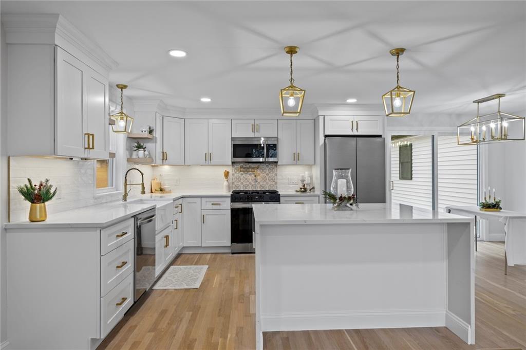 190 South Cobble Hill Road, Warwick