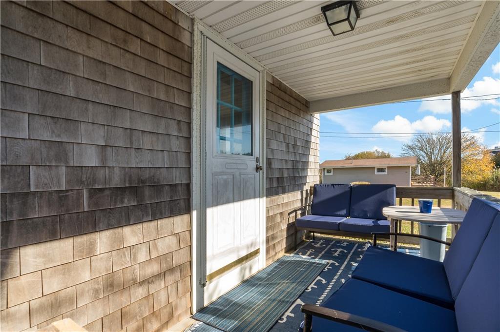 25 Green Meadow Drive, Narragansett