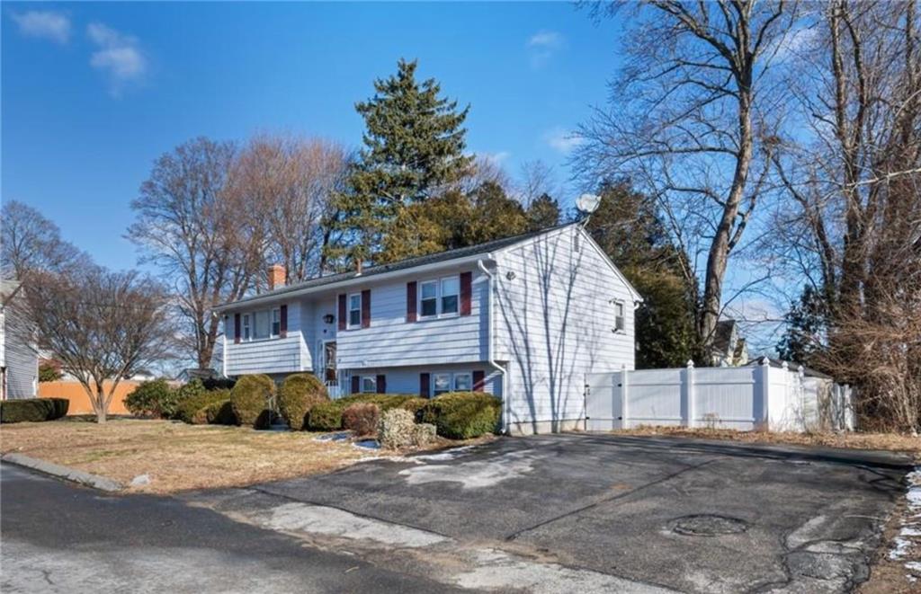 24 Calumet Avenue, Johnston