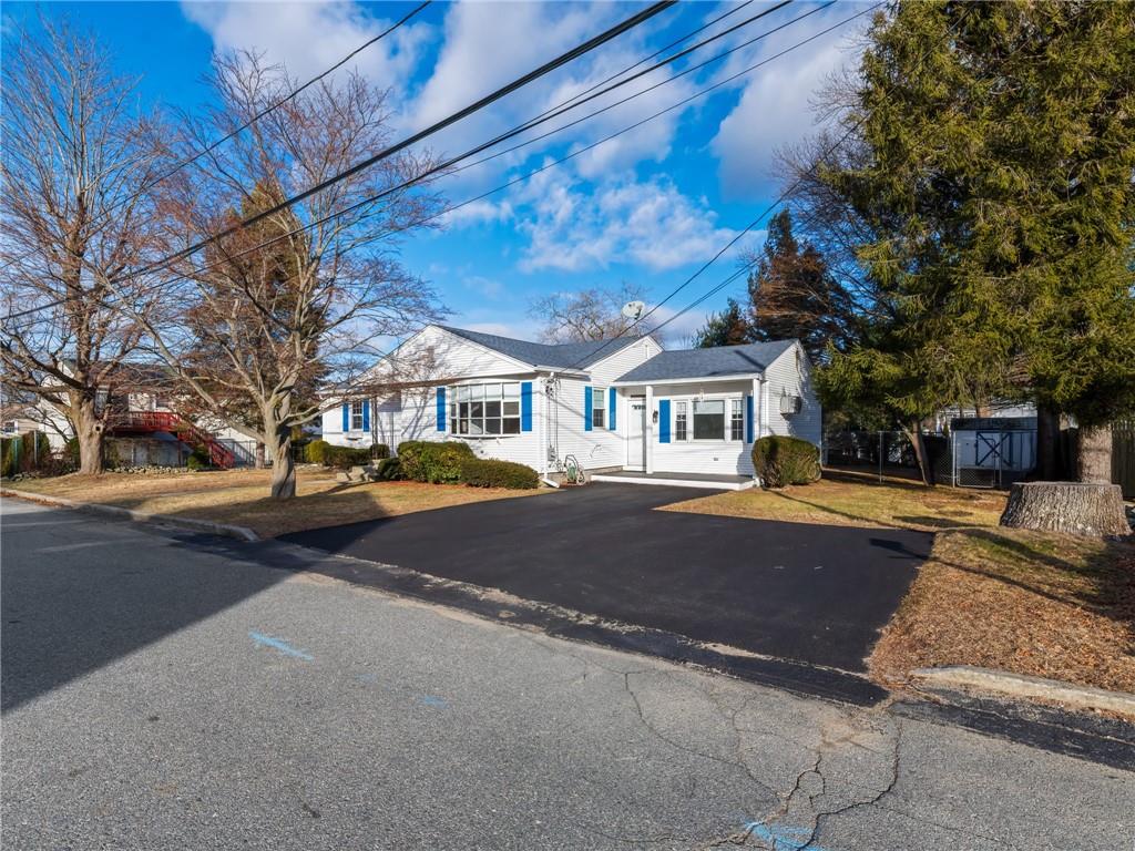 63 Villa Avenue, North Providence