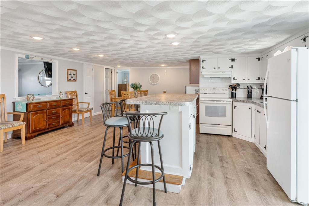 27 Holden Road, South Kingstown