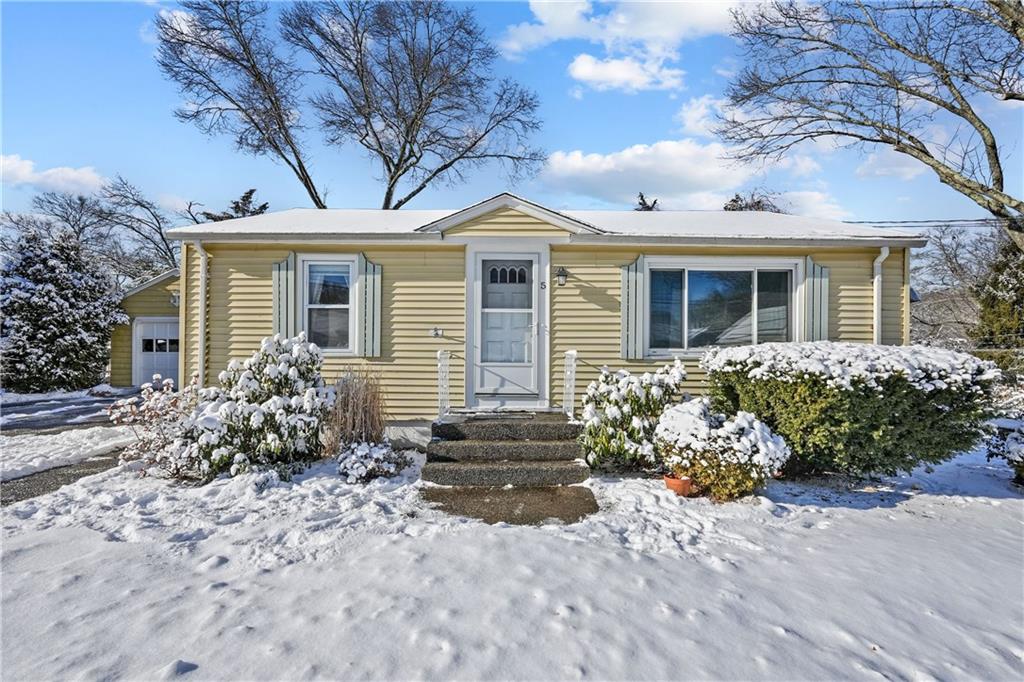 5 Grand View Drive, Warwick