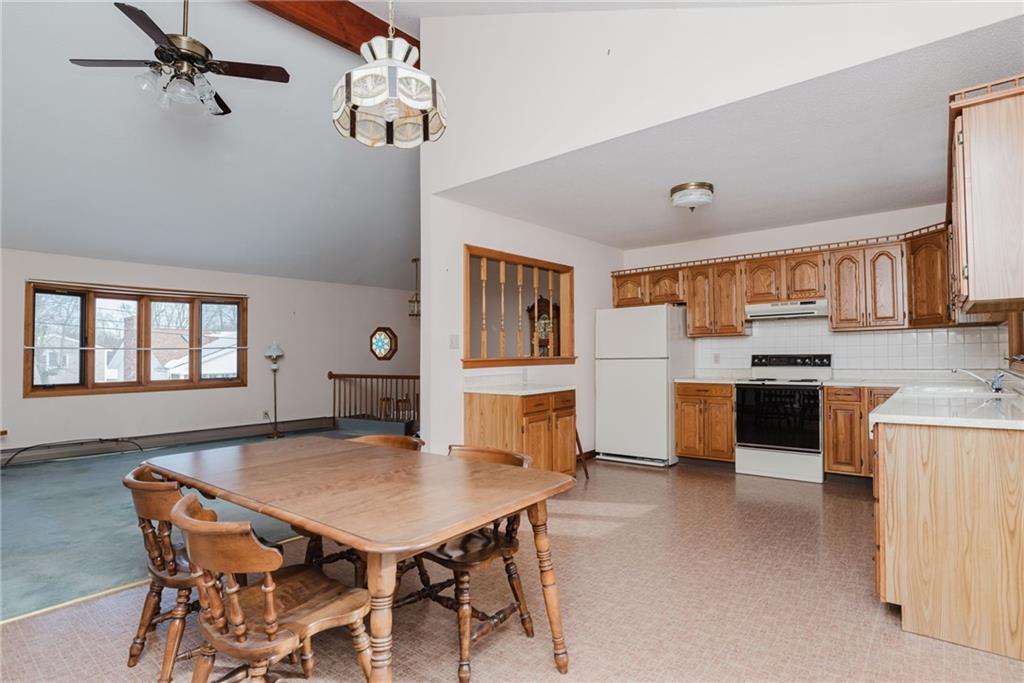 121 Kenyon Road, Tiverton