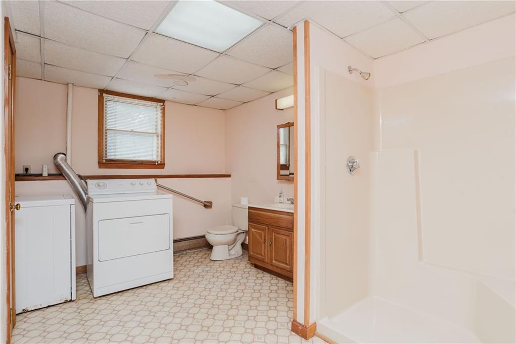 121 Kenyon Road, Tiverton