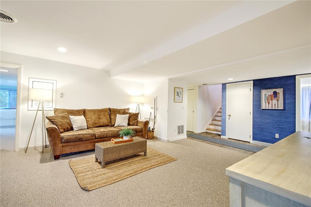 377 Rumstick Road, Barrington