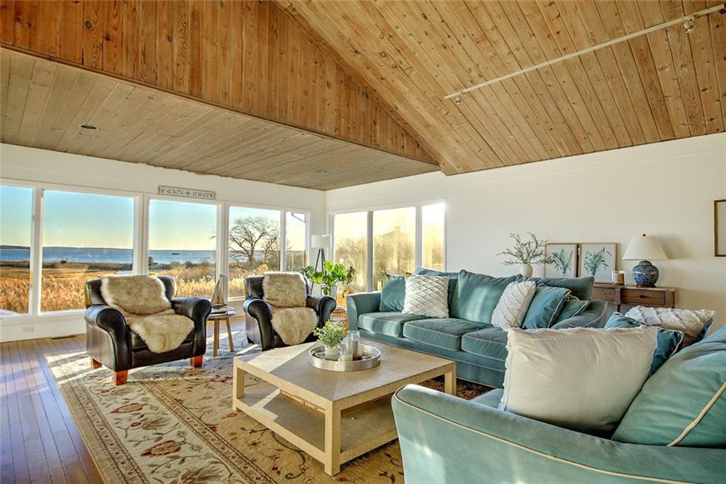 377 Rumstick Road, Barrington