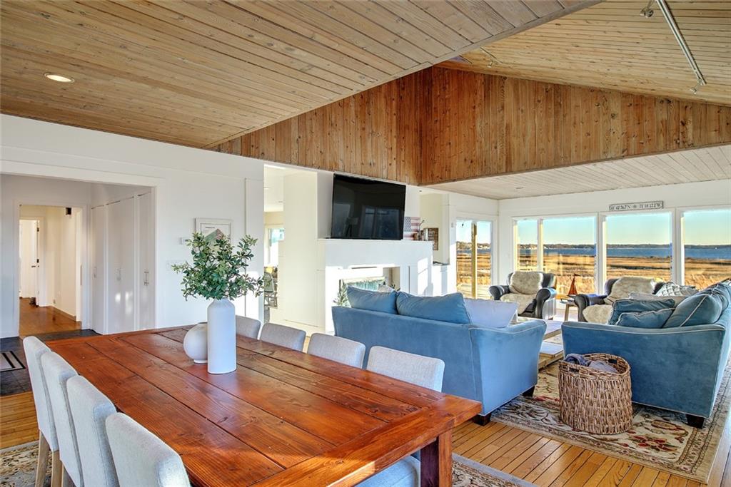 377 Rumstick Road, Barrington