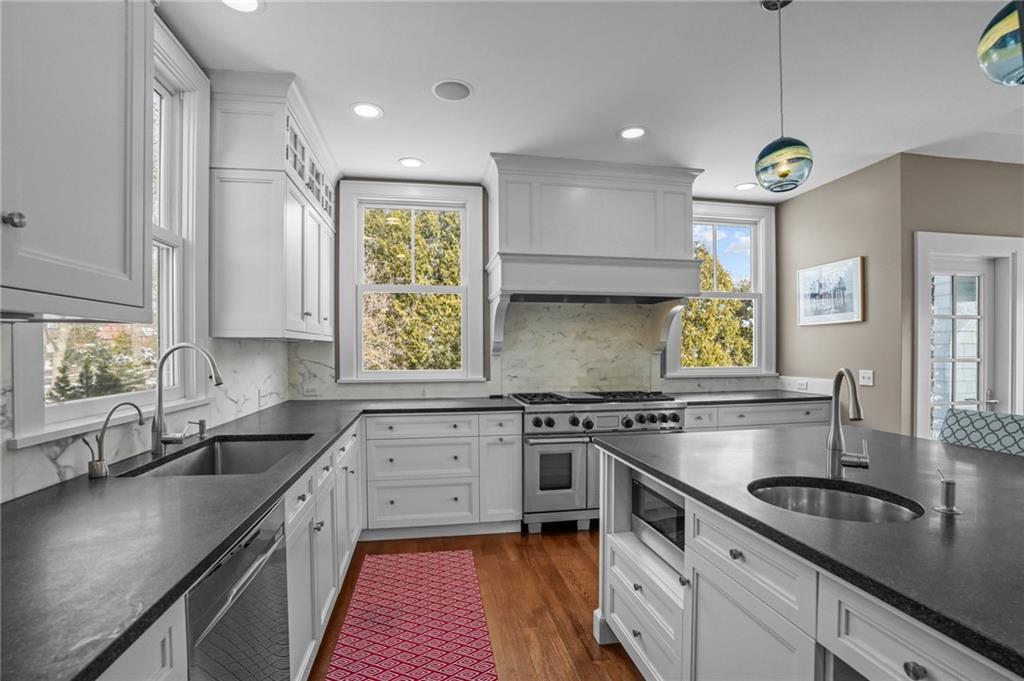 298 Rumstick Road, Barrington