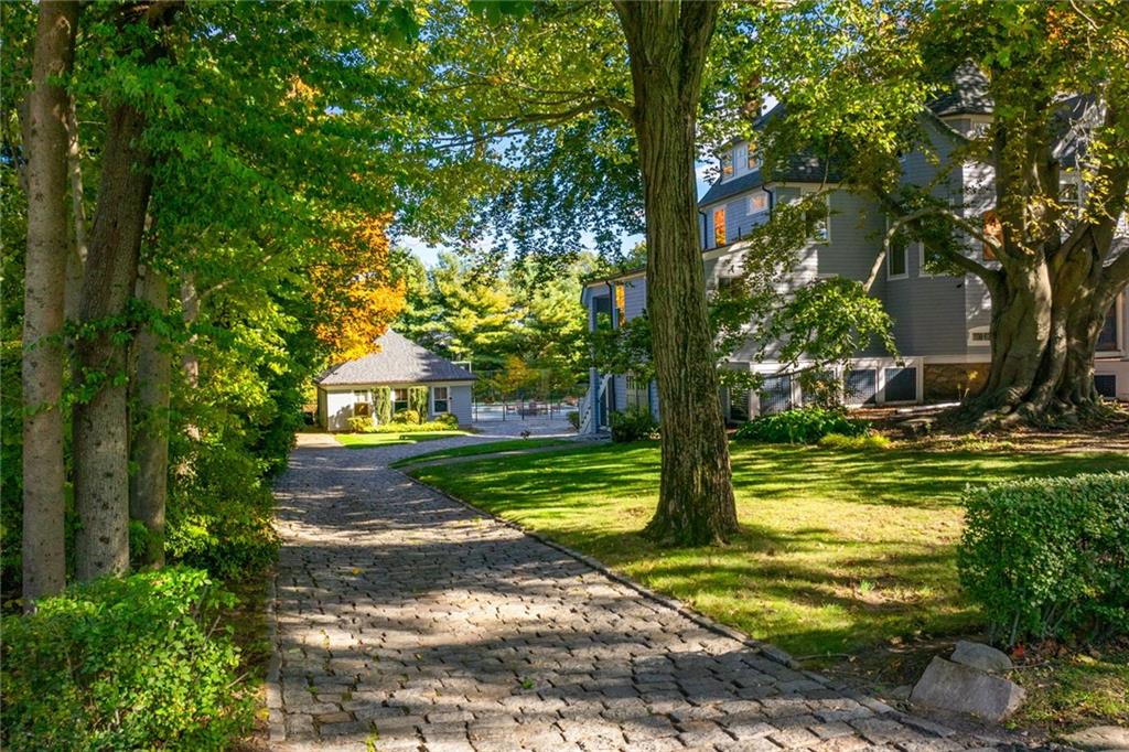 298 Rumstick Road, Barrington