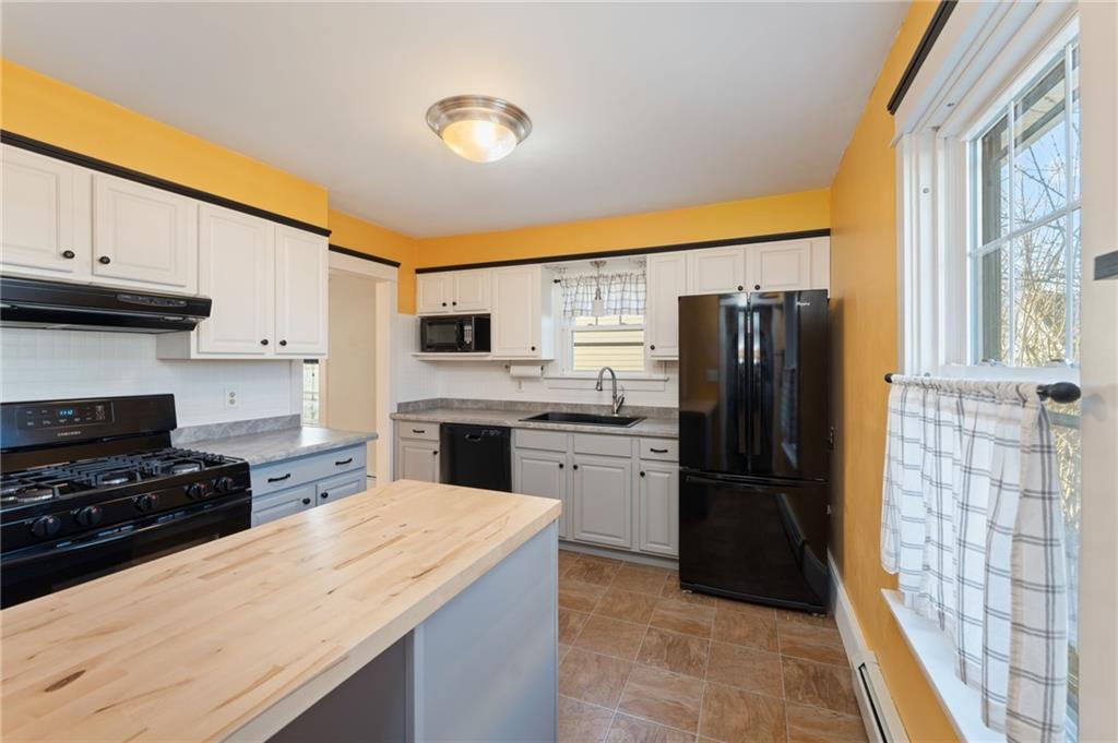 87 Blodgett Avenue, Pawtucket