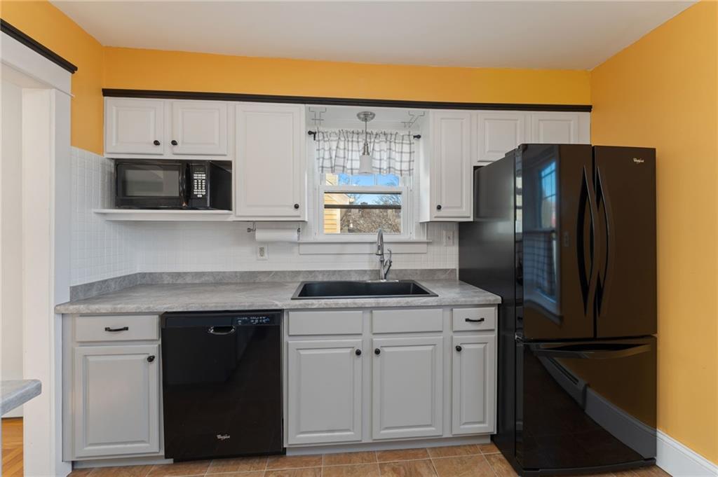 87 Blodgett Avenue, Pawtucket