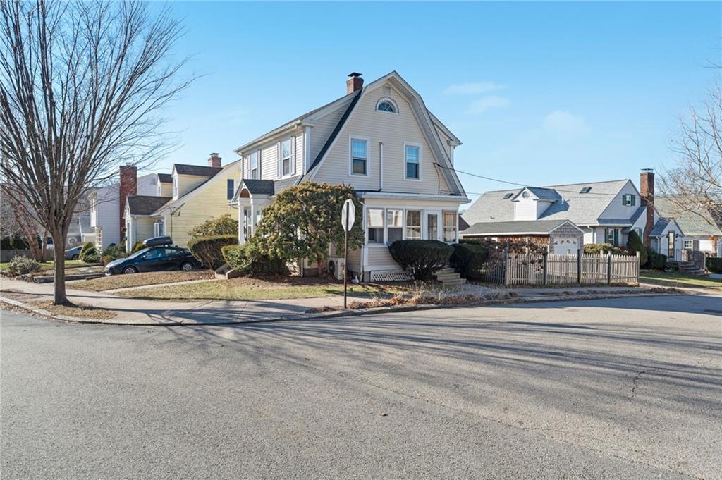 87 Blodgett Avenue, Pawtucket