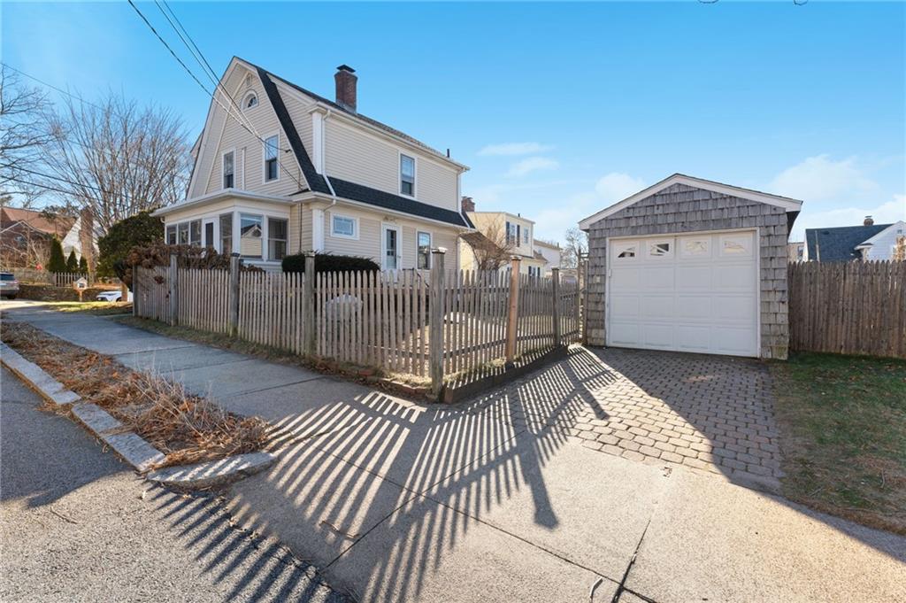87 Blodgett Avenue, Pawtucket