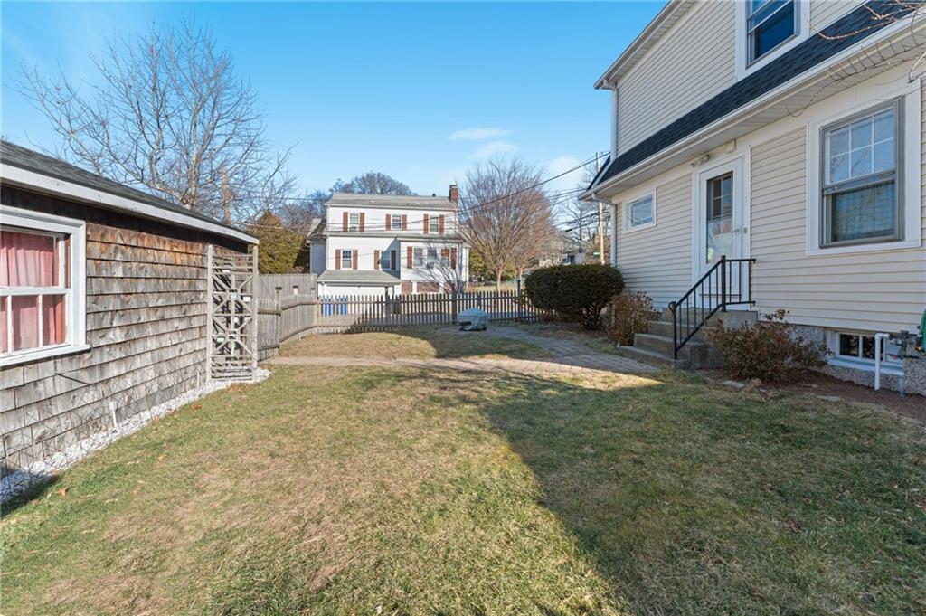 87 Blodgett Avenue, Pawtucket