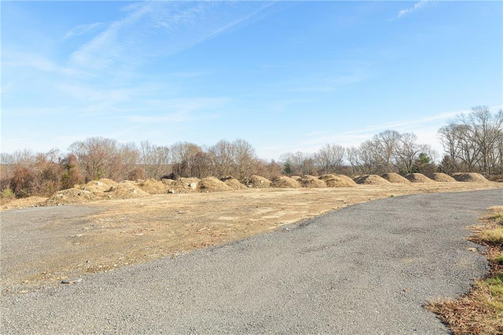 46 Hillside Court, North Kingstown