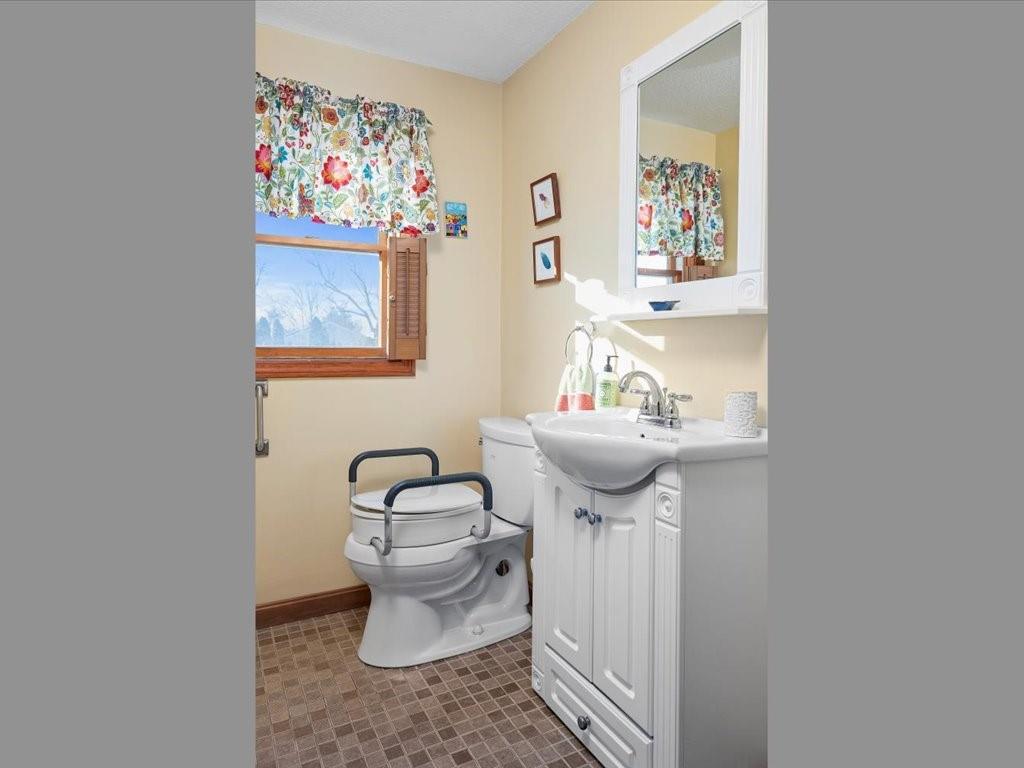 186 Center Avenue, Middletown