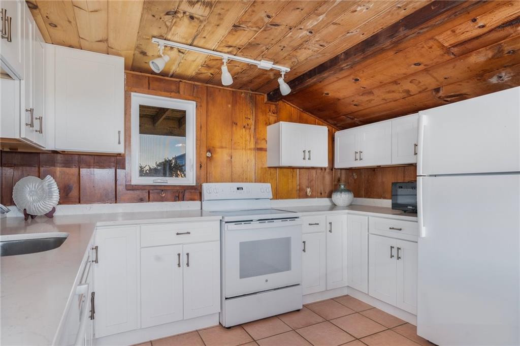 753 Charlestown Beach Road, Charlestown
