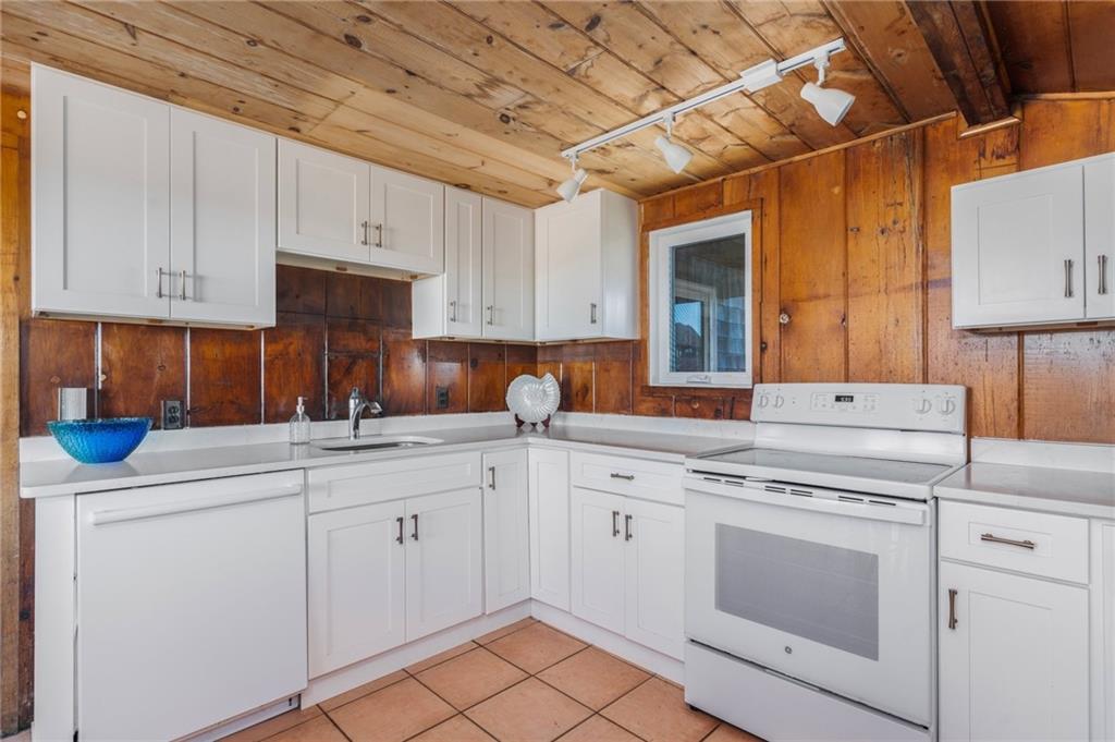 753 Charlestown Beach Road, Charlestown