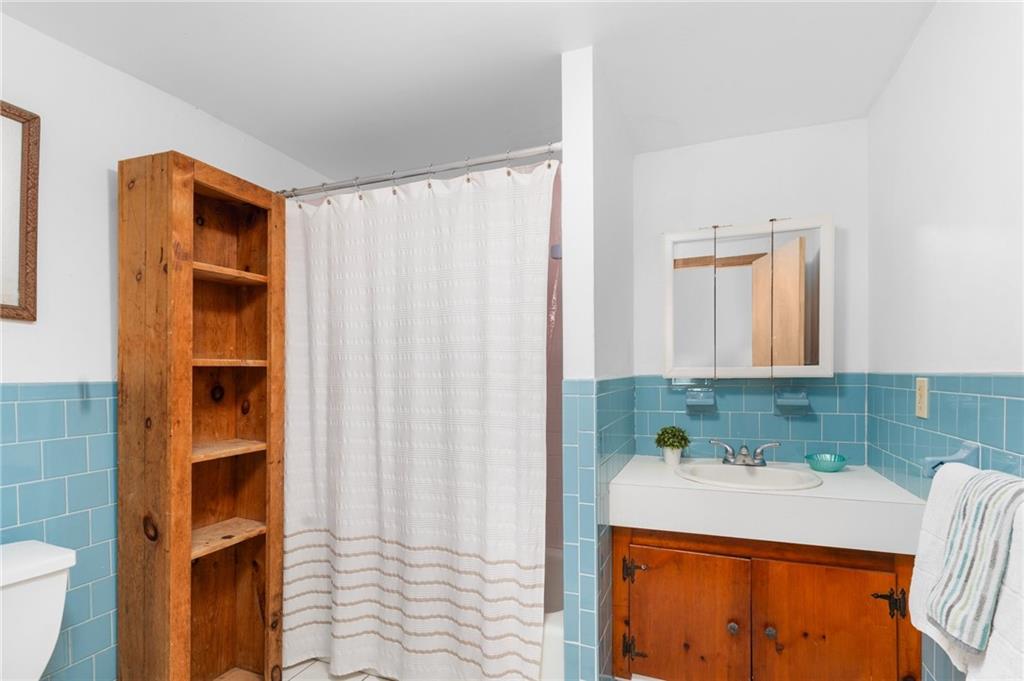 753 Charlestown Beach Road, Charlestown