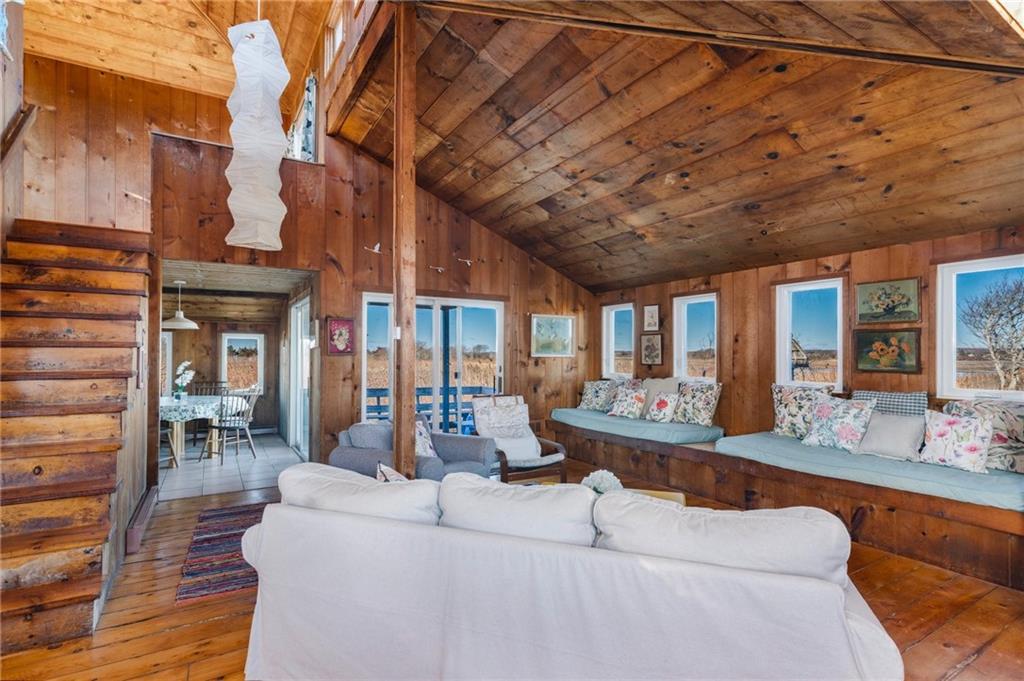 753 Charlestown Beach Road, Charlestown