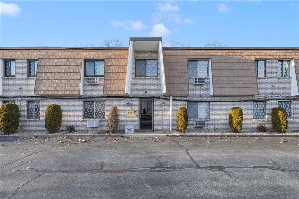 132 Hoffman Avenue, Unit#203, Cranston