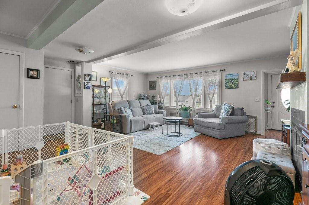 41 Perry Avenue, Middletown