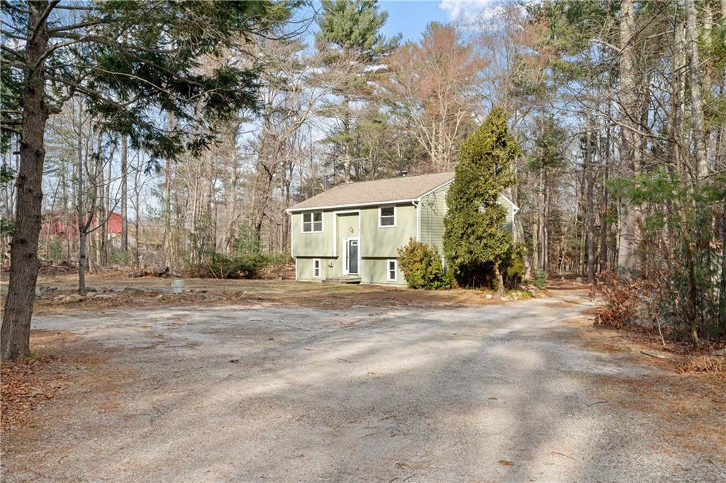 999 Wallum Lake Road, Burrillville