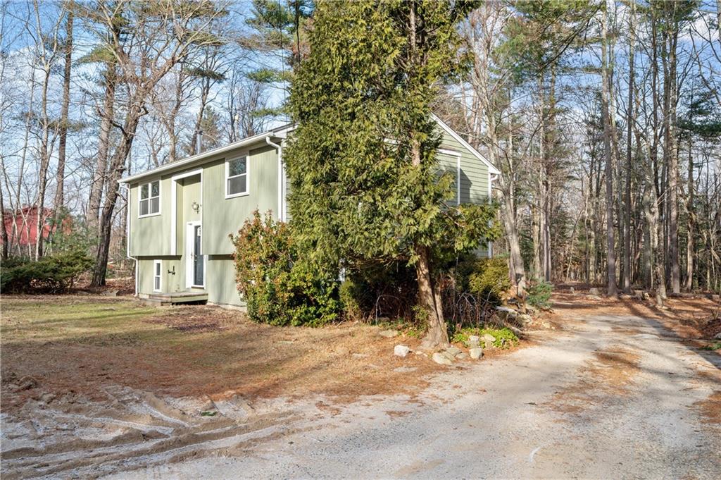 999 Wallum Lake Road, Burrillville