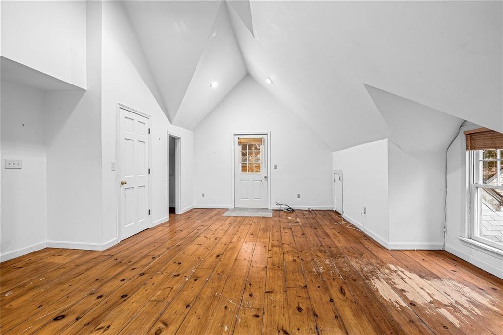 670 Boston Neck Road, Narragansett