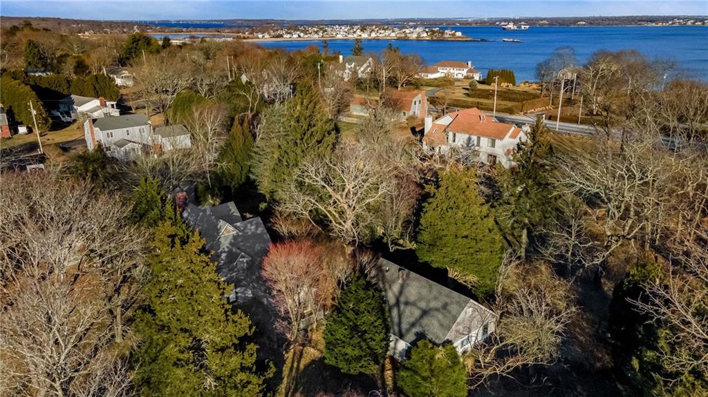 670 Boston Neck Road, Narragansett