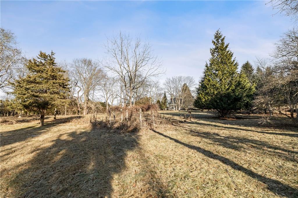 670 Boston Neck Road, Narragansett