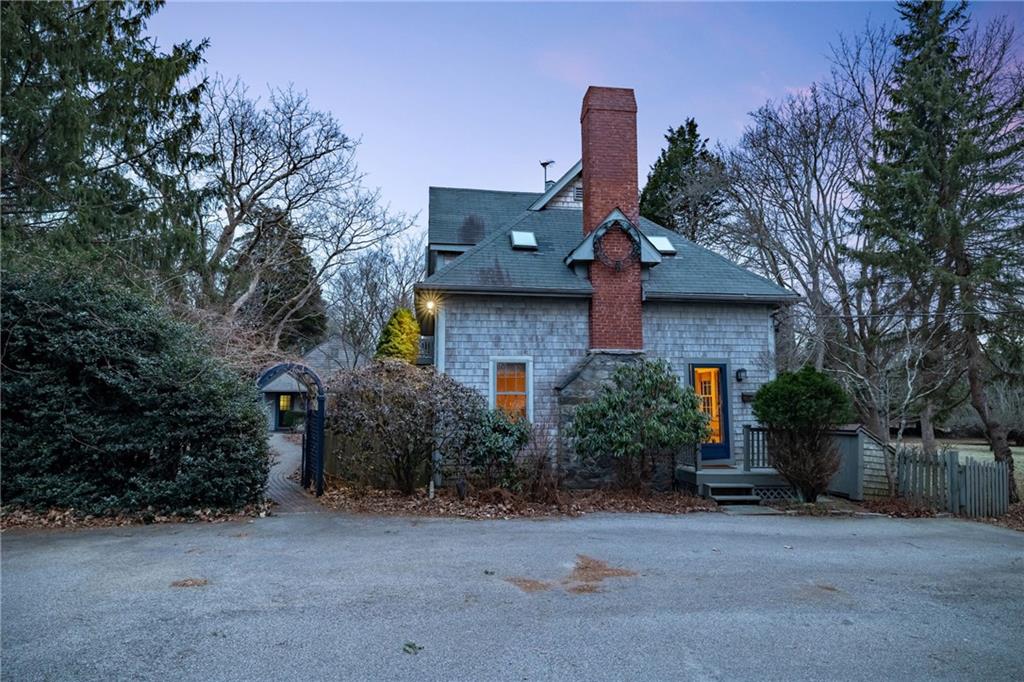 670 Boston Neck Road, Narragansett