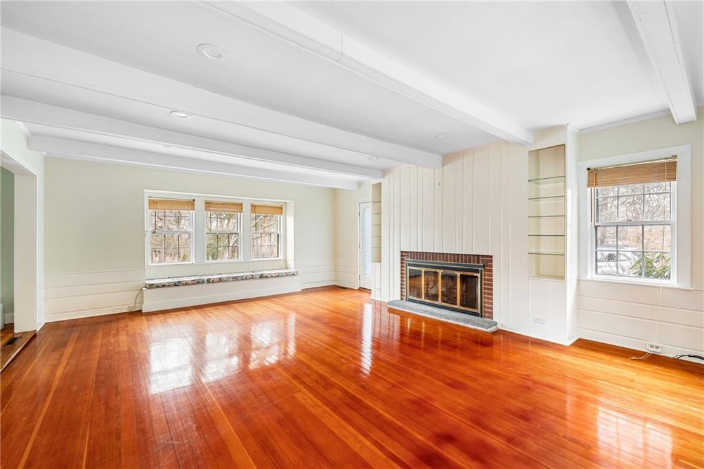670 Boston Neck Road, Narragansett