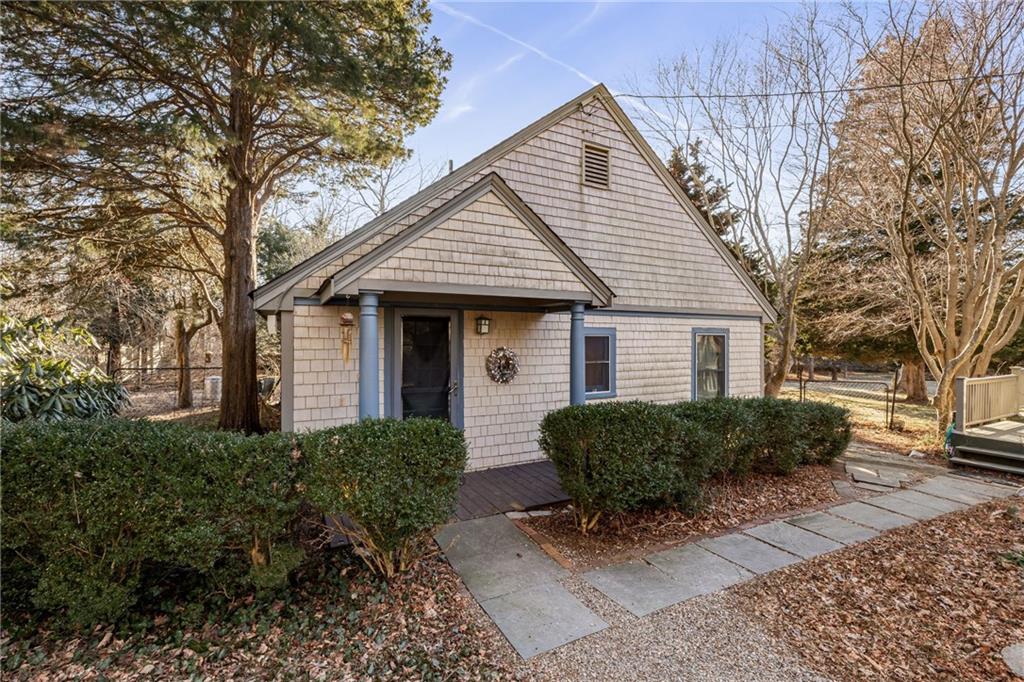 670 Boston Neck Road, Narragansett