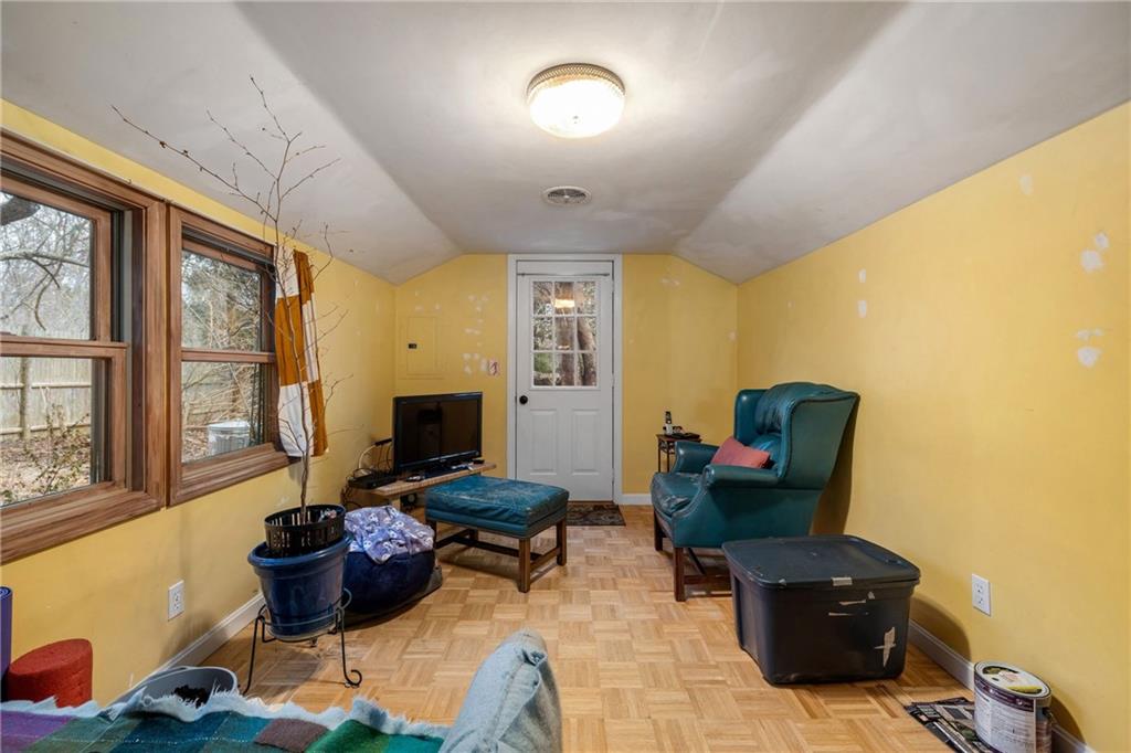 670 Boston Neck Road, Narragansett