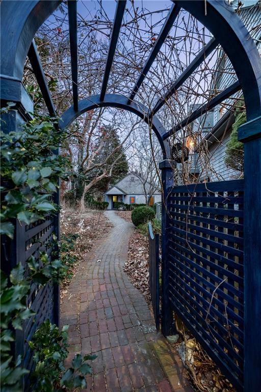670 Boston Neck Road, Narragansett