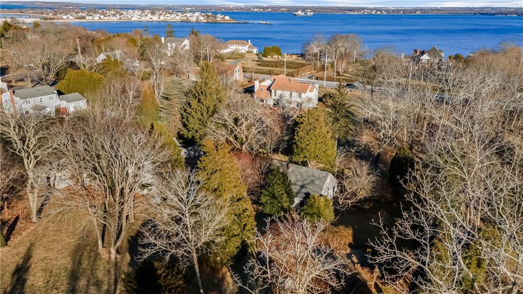 670 Boston Neck Road, Narragansett