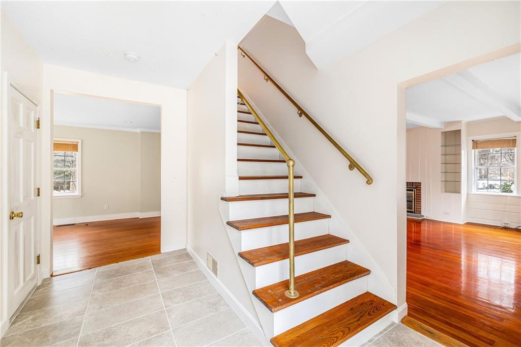 670 Boston Neck Road, Narragansett