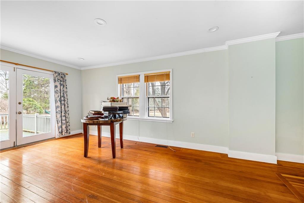 670 Boston Neck Road, Narragansett