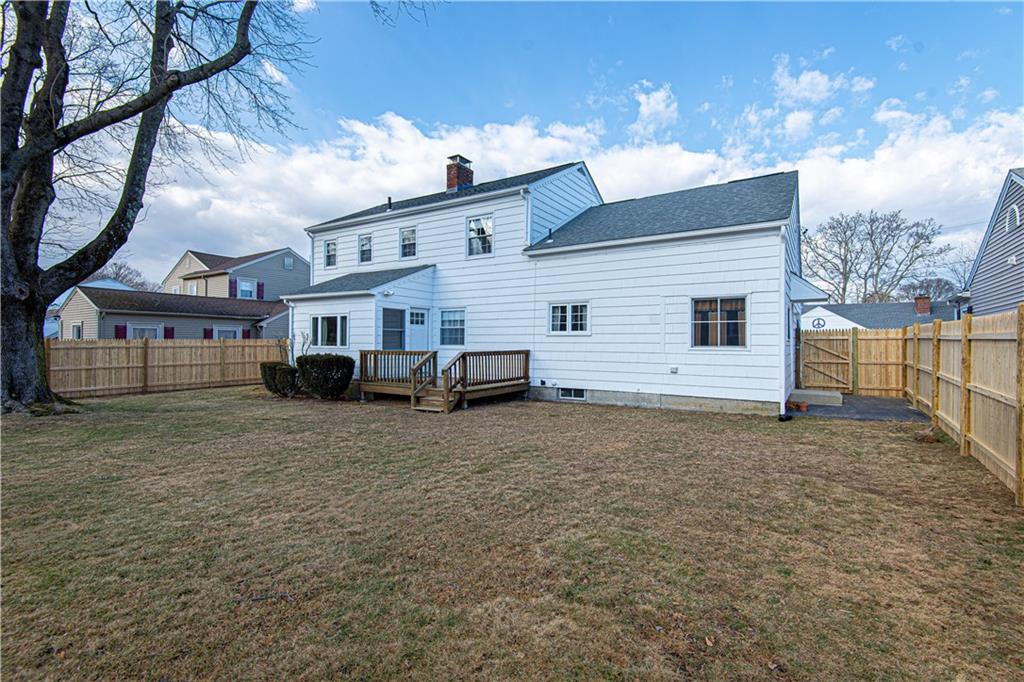 55 Cul De Sac Way, East Providence